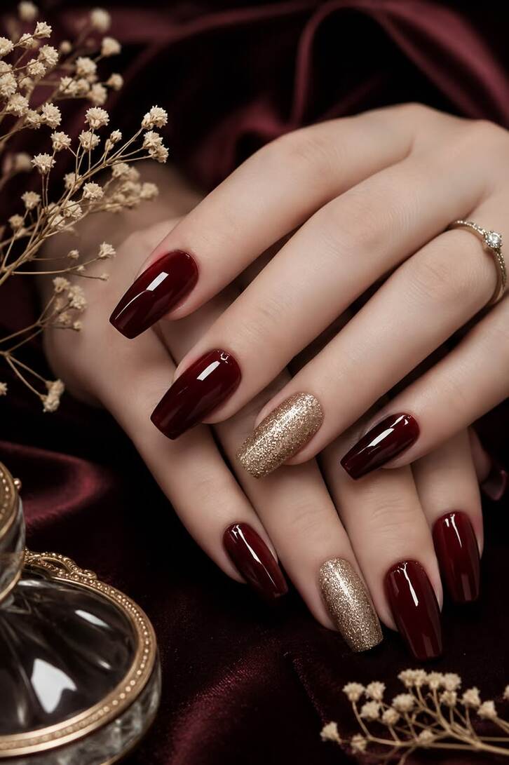 Bộ móng màu đỏ rượu quý phái, sang trọng