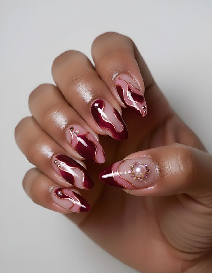 Bộ nail màu đỏ rượu phù hợp với cả da sáng và da ngăm