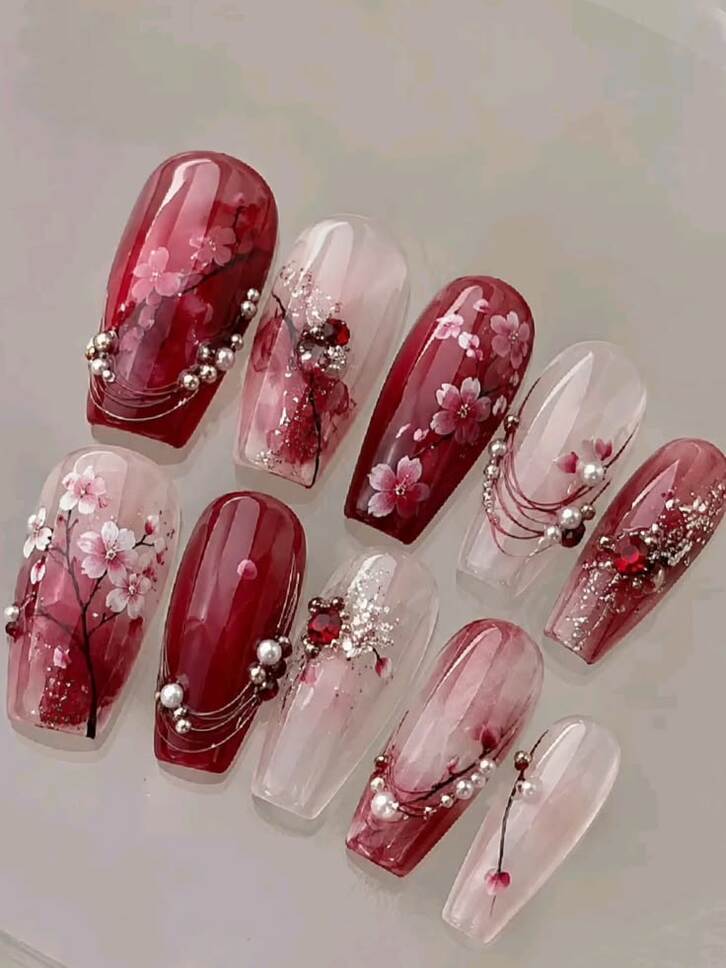 Bộ nail box dành cho ngày cưới với họa tiết hoa nổi