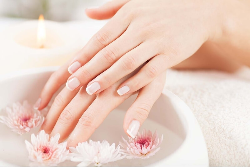 Cách tháo móng tay giả