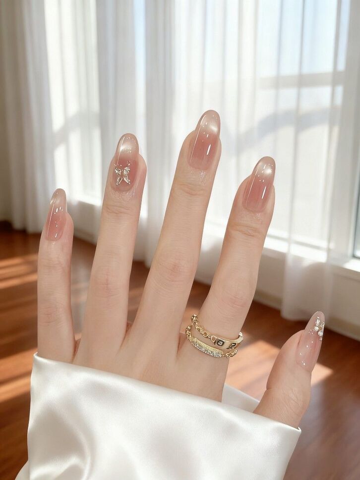 Gợi ý mẫu nail màu hồng tươi tắn, phù hợp cho mùa xuân hè rực rỡ