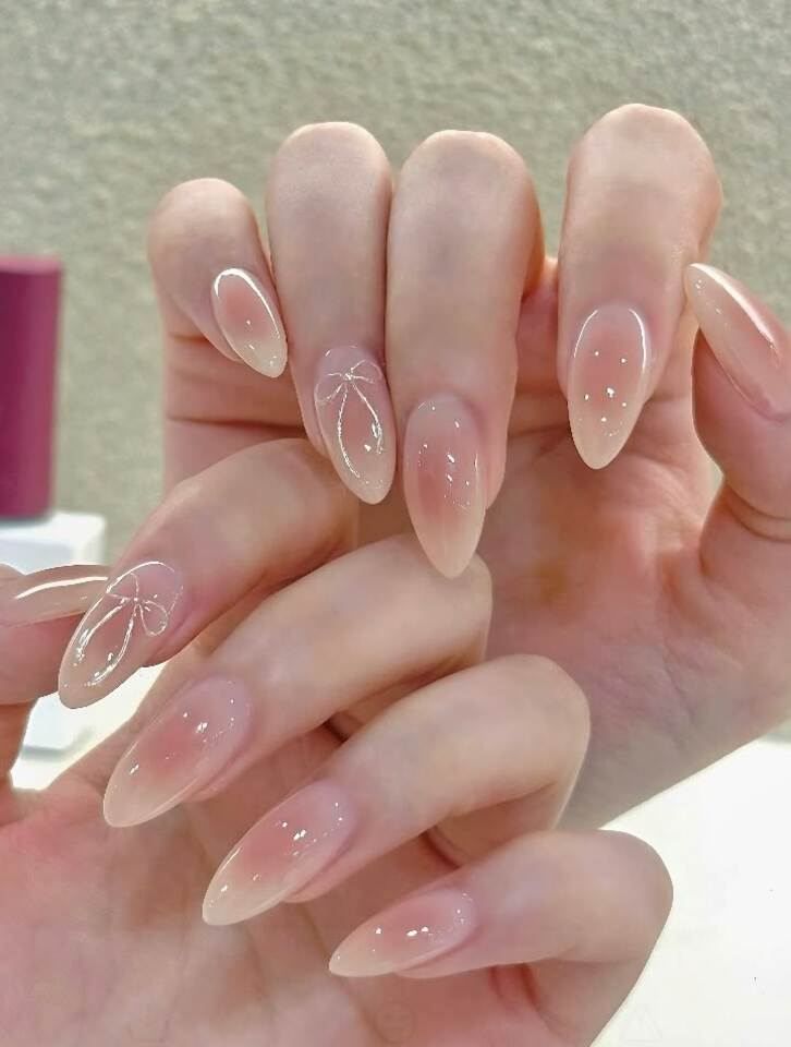 Mẫu móng tay đẹp nhẹ nhàng với gam màu pastel ngọt ngào