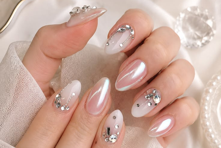 Mẫu nail đính đá