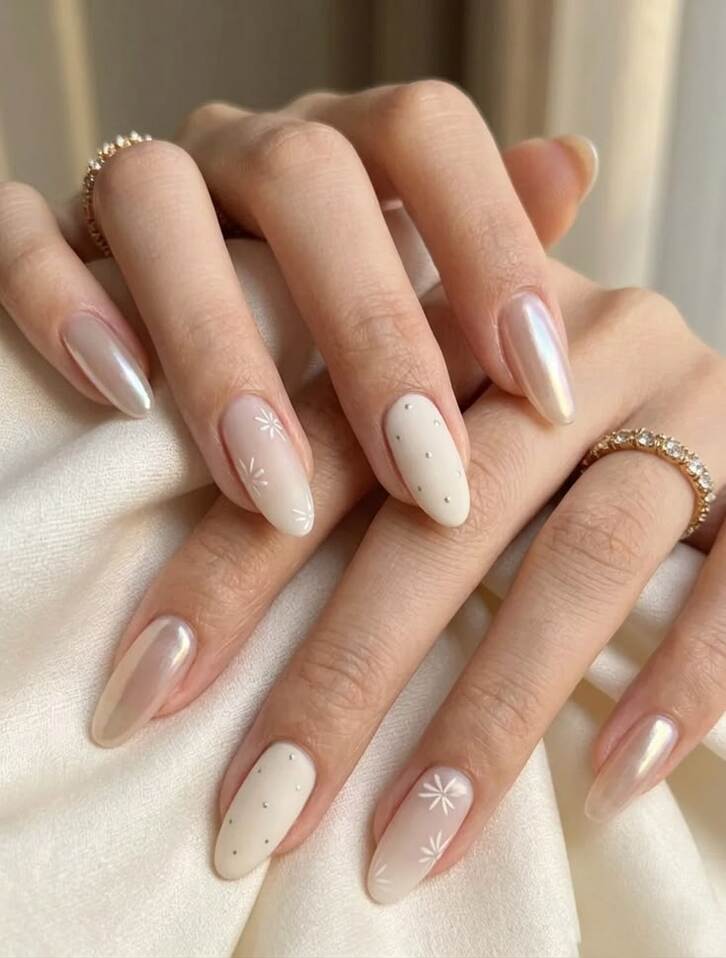 Mẫu nail đơn giản dành cho người yêu phong cách tối giản