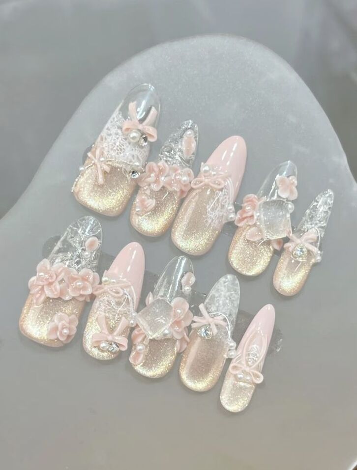 Mẫu nail box cô dâu phối kim tuyến lấp lánh