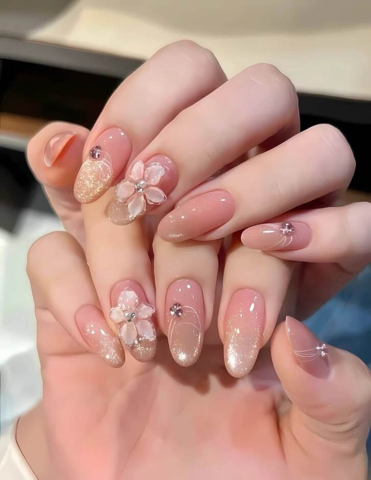 Nail màu hồng đất ấm áp, mang phong cách nhẹ nhàng