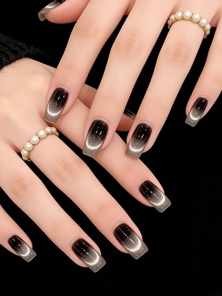 Sơn màu nail giúp làm sáng da theo phong cách Hàn Quốc