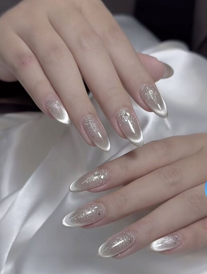 Thiết kế màu nail giúp sáng da tay với sắc trắng ngọc