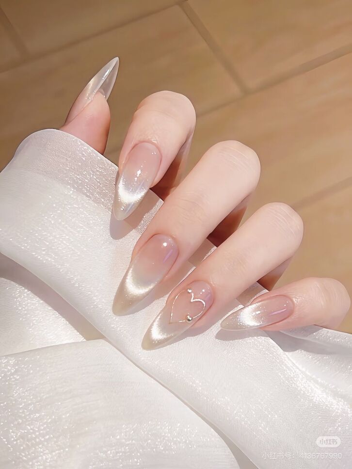 Xu hướng mẫu nail mắt mèo hồng đang được yêu thích, mang vẻ đẹp nhẹ nhàng