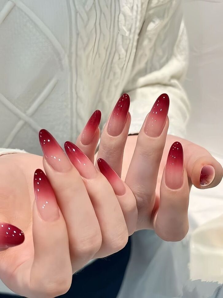 Ý tưởng làm nail màu đỏ rượu, sang trọng và cuốn hút