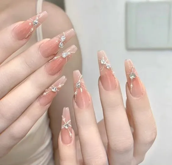 Nail thạch đính đá
