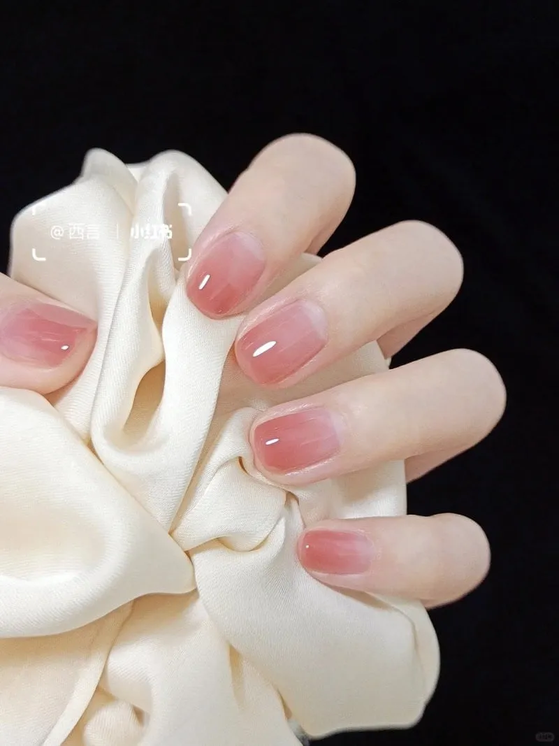 Nail trắng hồng ombre tiểu thư