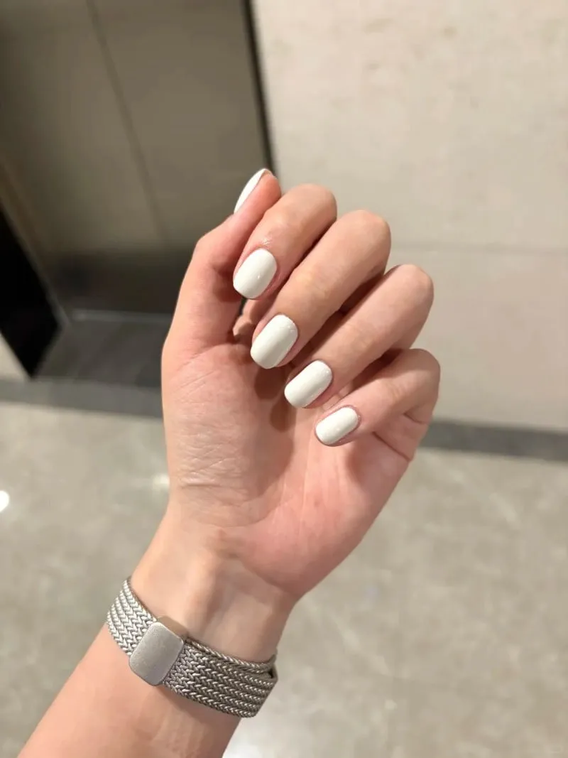 Nail trắng sữa